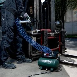 Compresseur Metabo Basic 160-6 W OF Compresseur Basic 10 Compresseur Metabo Basic 160-6 W OF Compresseur Basic -Outil électroportatif Soldes 1c334ac09255f282dfa767fa7d124f07