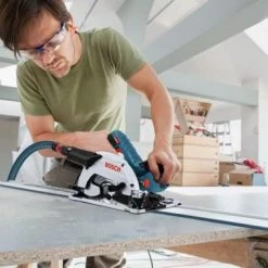 Scie circulaire Bosch 0601682101 - Scie circulaire GKS 55+ GCE - 0601682101 -Outil électroportatif Soldes 4507490f3129bbb5b95d1b3e548fff4f
